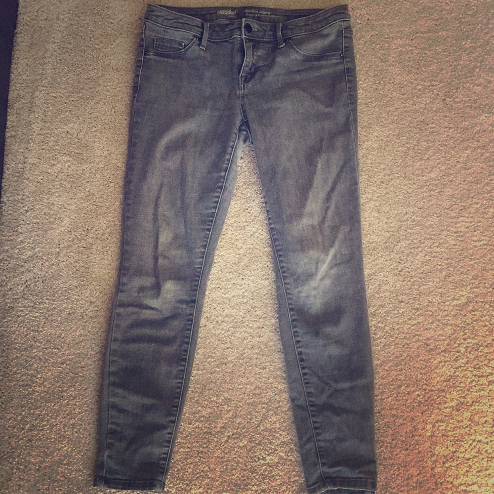 Mossino mid-rise jegging size 6/28.